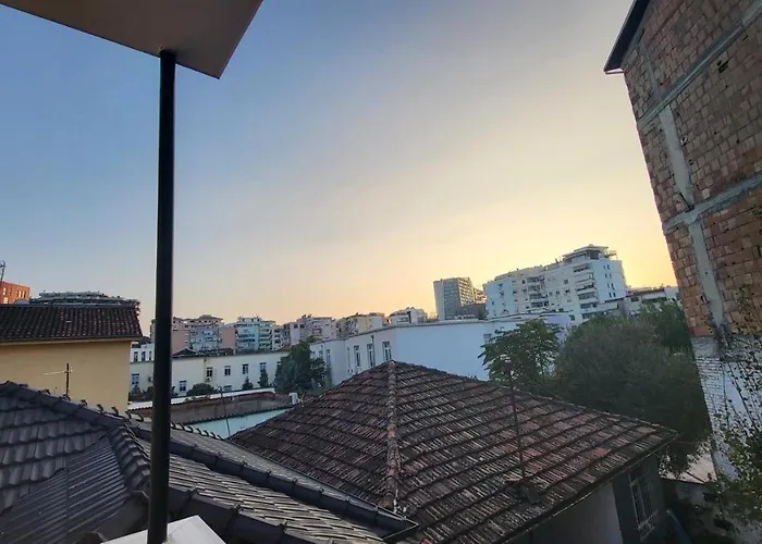 Karanxha's Δωμάτια σε οικογενειακή κατοικία *